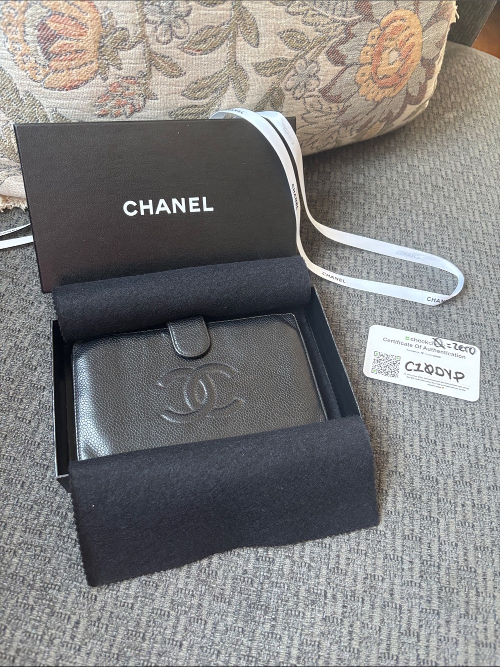 CHANEL Black Caviar Leather Bi-Fold Wallet with CC Patch